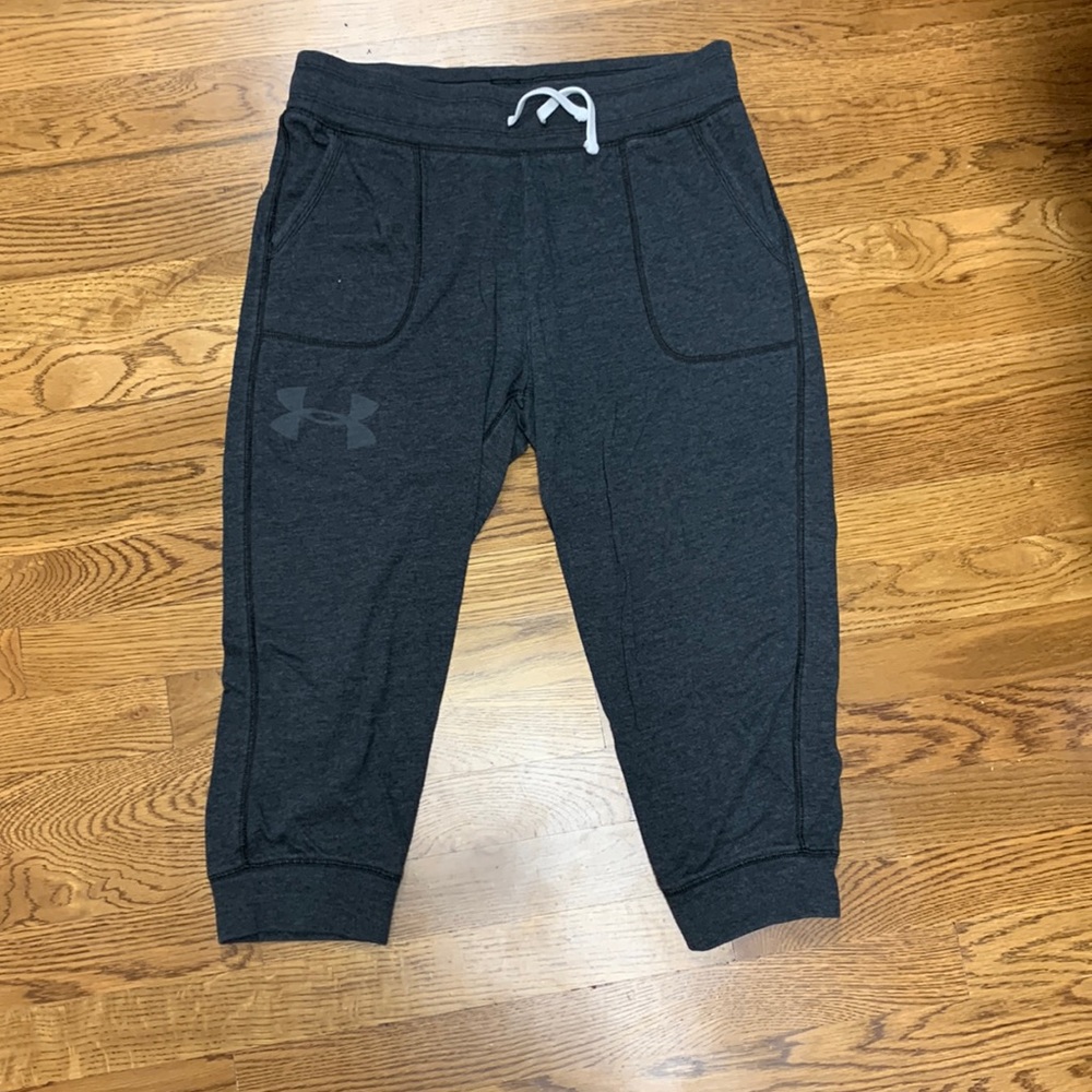 Under Armour Charged Cotton Women’s Capri, Gray, Medium
